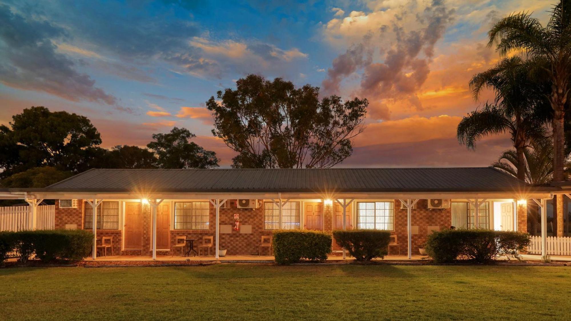 Koorawatha Homestead Motel Bororen 외부 사진