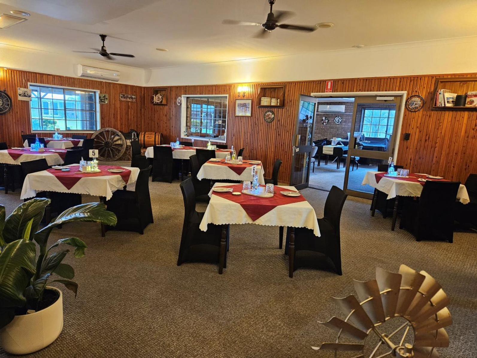 Koorawatha Homestead Motel Bororen 외부 사진